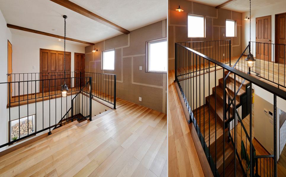 吹抜けを囲む回廊を造作した2階ホールです。ラインの入ったデザイン壁はK様の「気心の知れた左官屋さん」の作品。視線が遠くへ抜けるスリット入りのアイアン手すりで開放的！