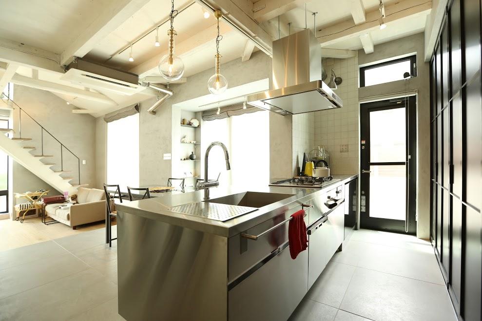 ステンレス製キッチンは、デザイン性だけでなくお手入れもしやすい。