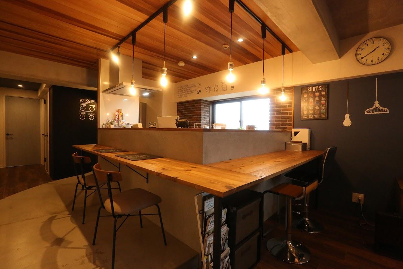 ペンダントライトが料理を引き立てる