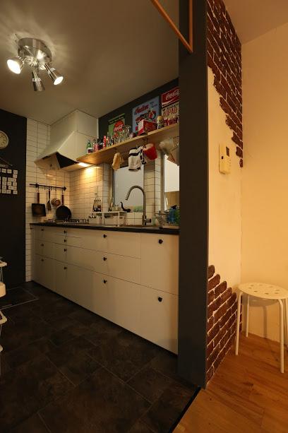 サブウェイタイルがポイントのキッチン