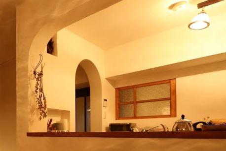 オーナー様がお持ちだったアンティーク窓を明かり取りに採用