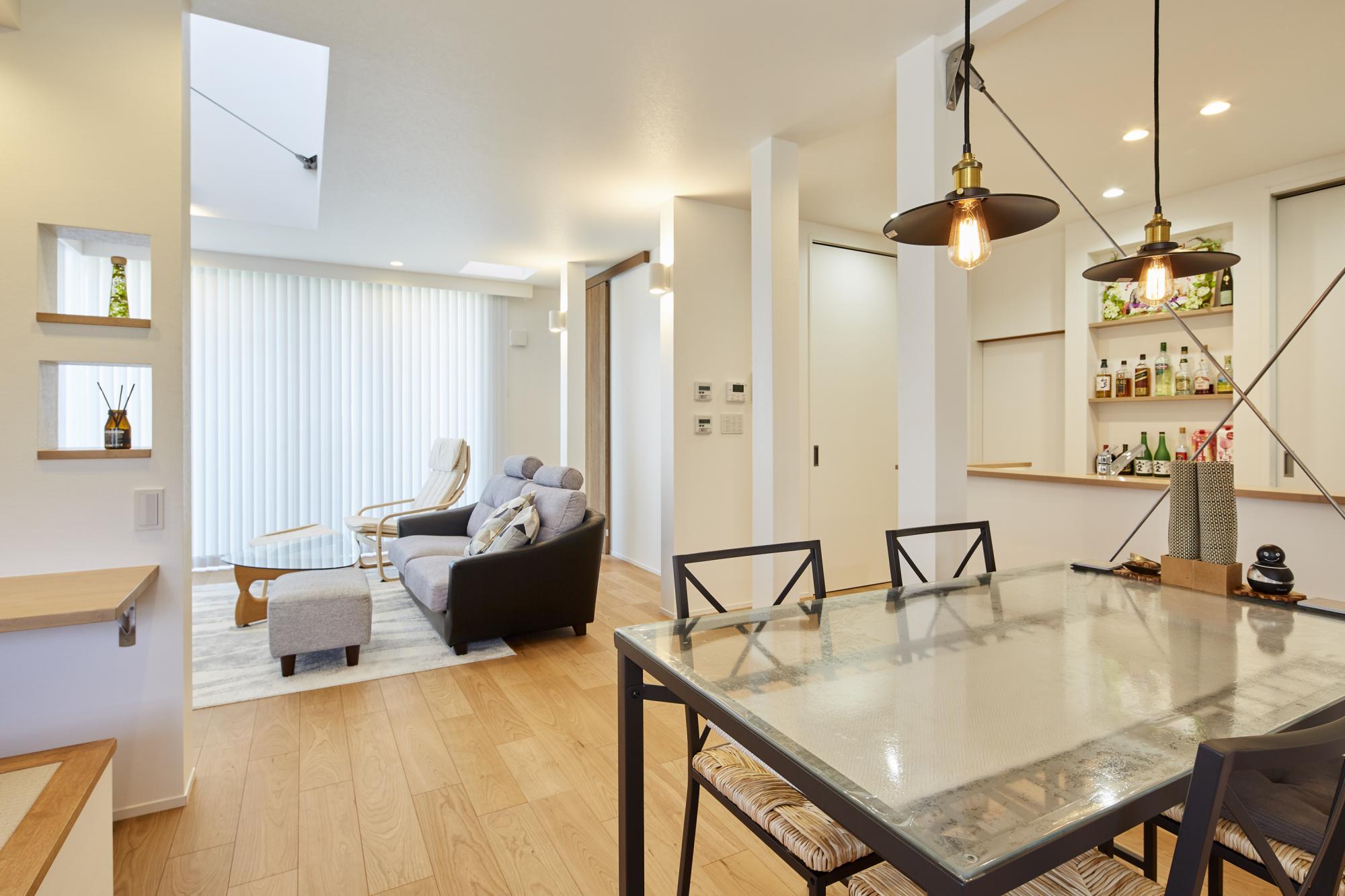 リビング・ダイニングを見渡せるキッチン。