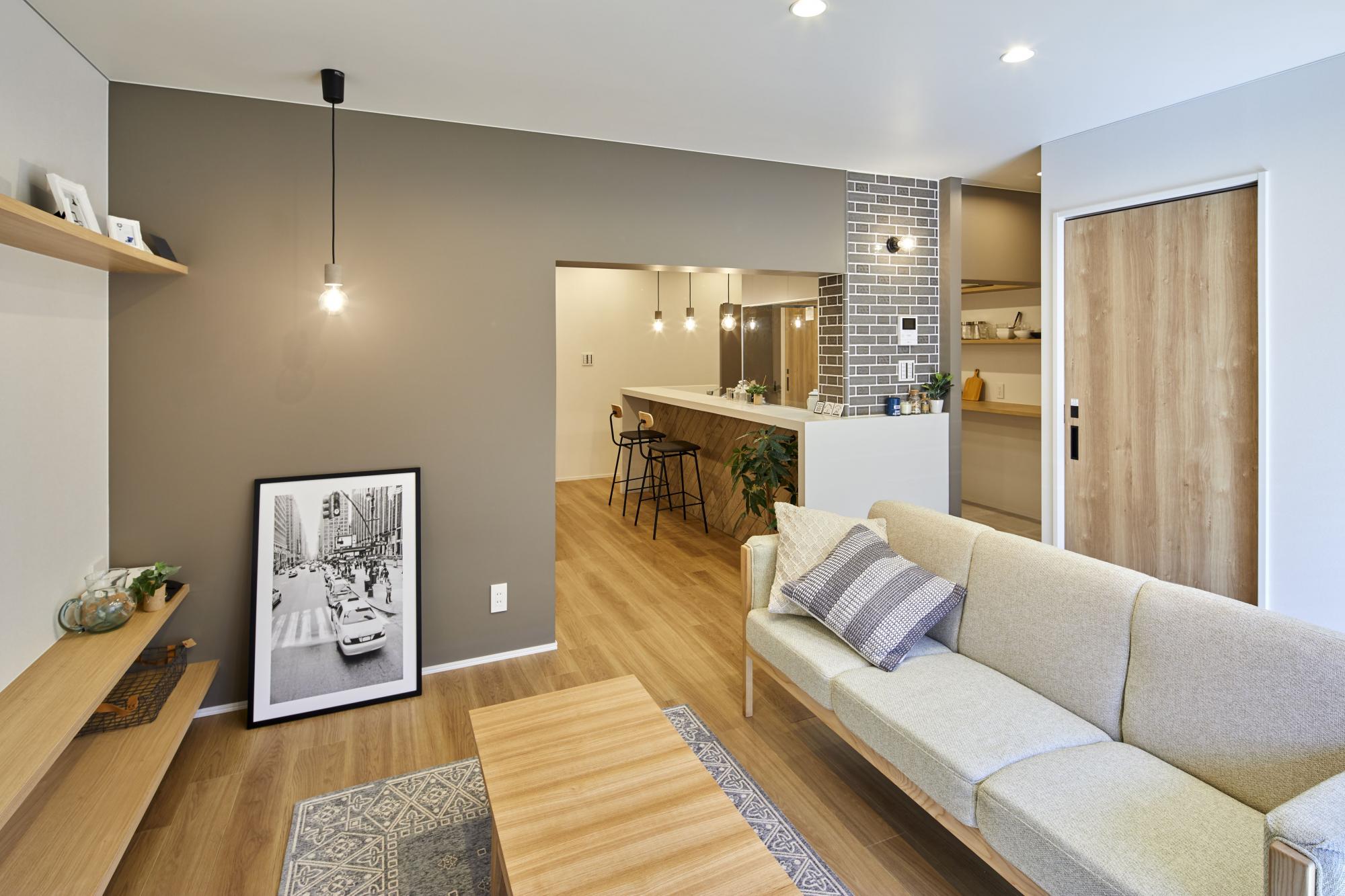 壁を残しつつひとつながりにしたLDK。