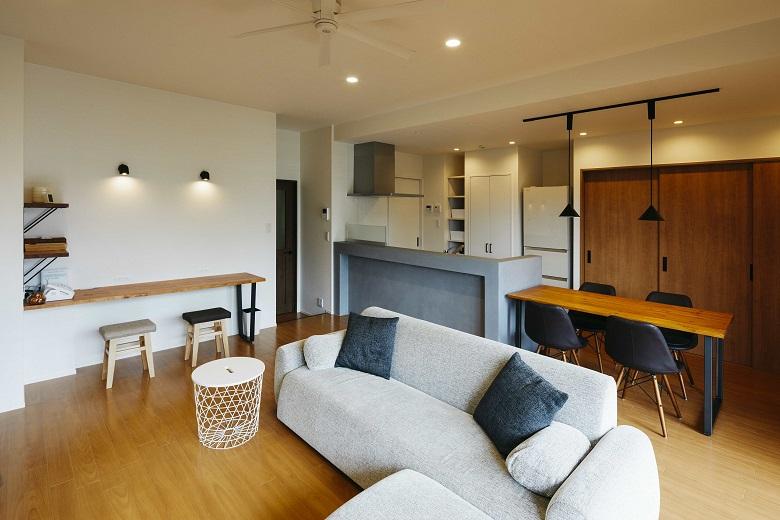 LDKの片隅にワークスペースを設けた。