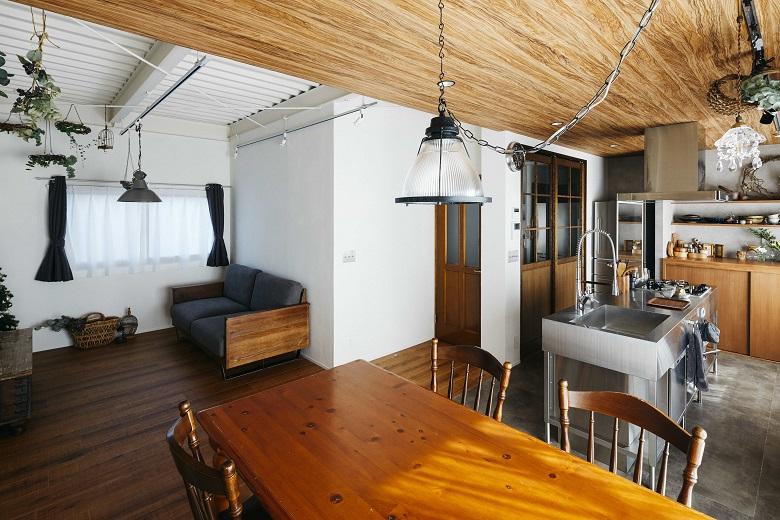 7DKのお住まいを一部共用型の5LDDKKの二世帯住宅にし、プライべートな空間とコミュニケーションをとる空間を上手く両立させました。