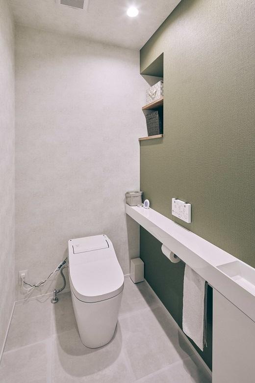 現代的で清潔感を感じるトイレにリノベーション。