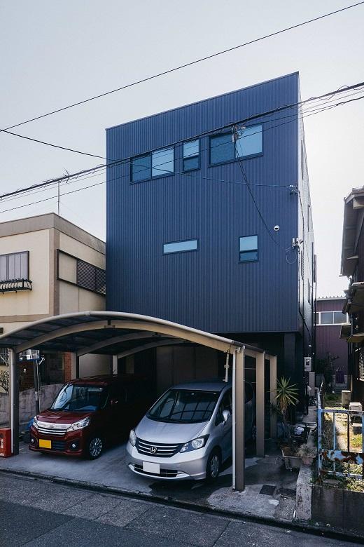 外壁もキレイにリフォームし、現代的なファサードに。