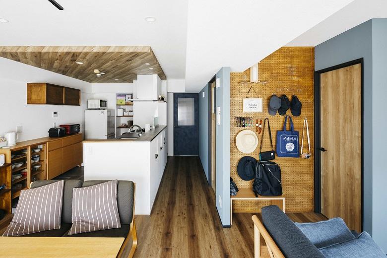 アイランド風キッチンは通路側からもダイニング側からもアクセスできるため、家事効率も良いです。