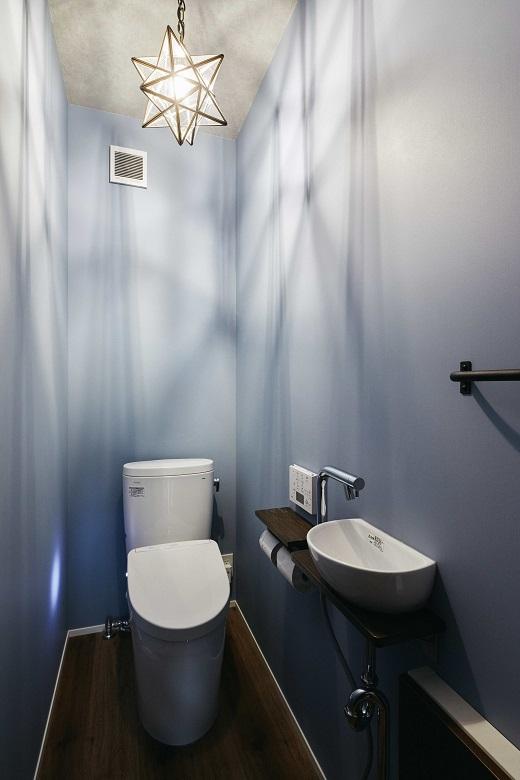 LDKの一角には洗面台を設置。帰宅時の手洗いや来客時に気兼ねなく使えます。