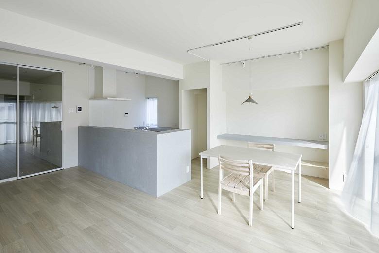 間取り変更を行い、広々と明るく開放的なLDKに仕上げました。