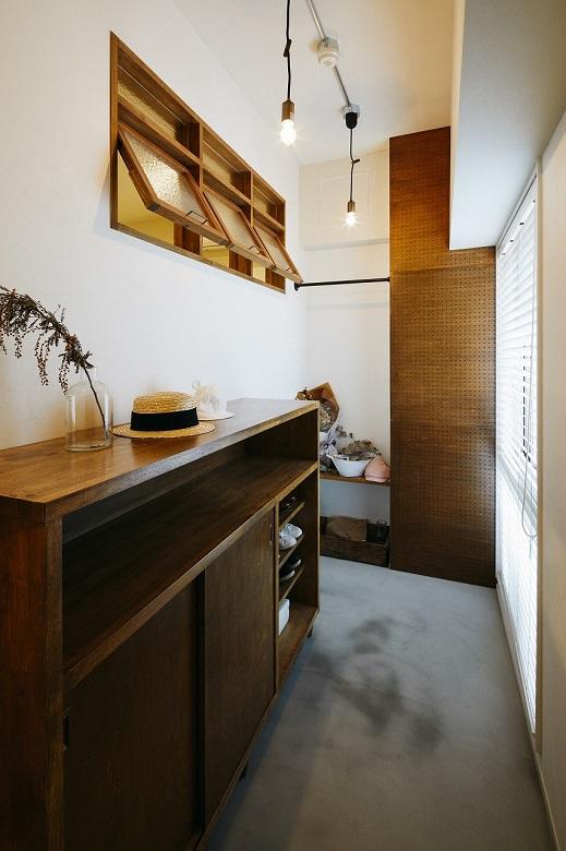 広々とゆとりのある土間玄関は収納力も抜群。