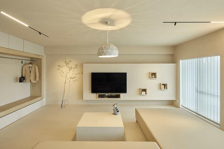 天井、壁、床を同じような色彩、質感に統一しています。