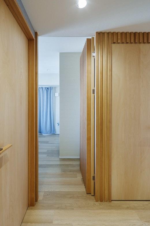 ルーバーの一部が隠し扉になっています。