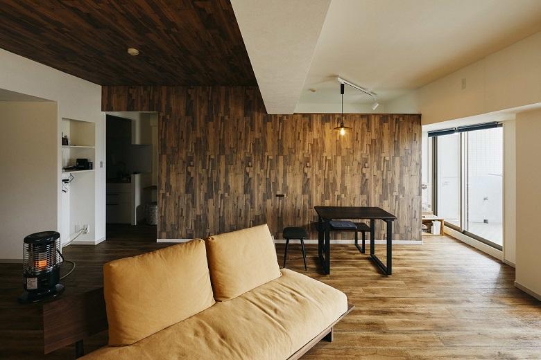 間仕切り壁の奥は、WICになっており収納力も抜群。