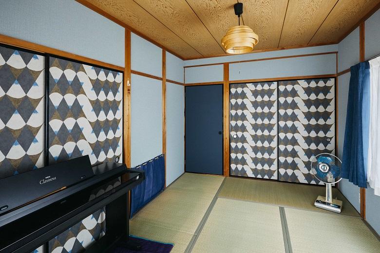 個性的な柄の襖がワンポイントの和室は、オーナー様お気に入りの一部屋。