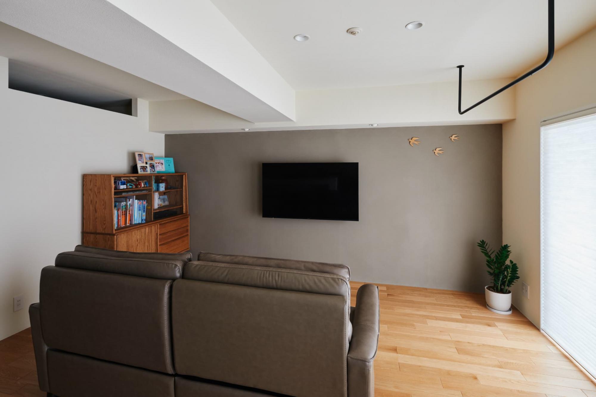 梁が塗り壁に落とす陰影に味わい深さを感じます。