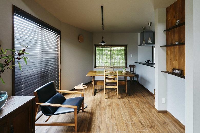 長い年月を経た古材が、唯一無二の空間を演出します。