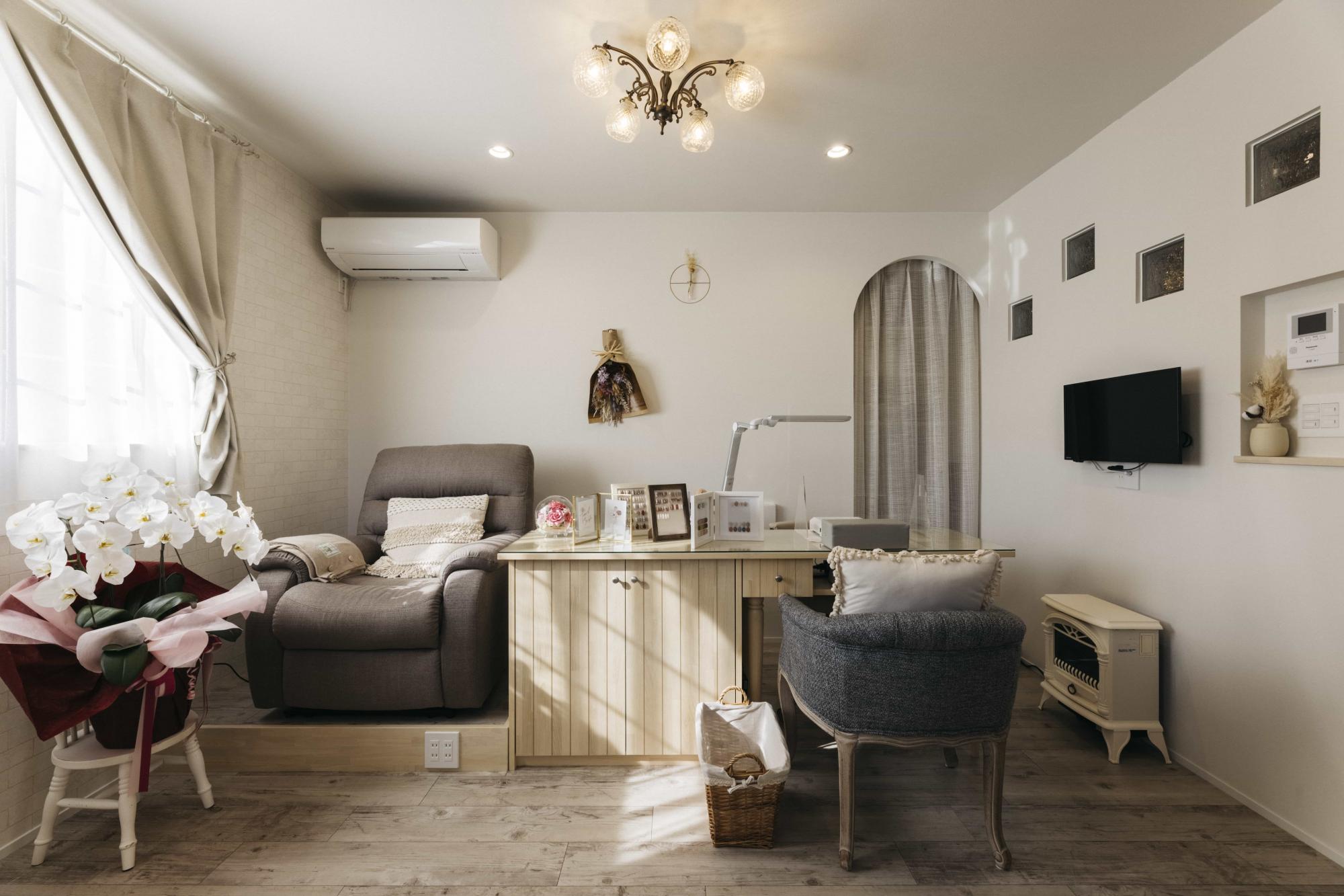 サロンテーブルは高さや使い勝手も考慮して設計しました。