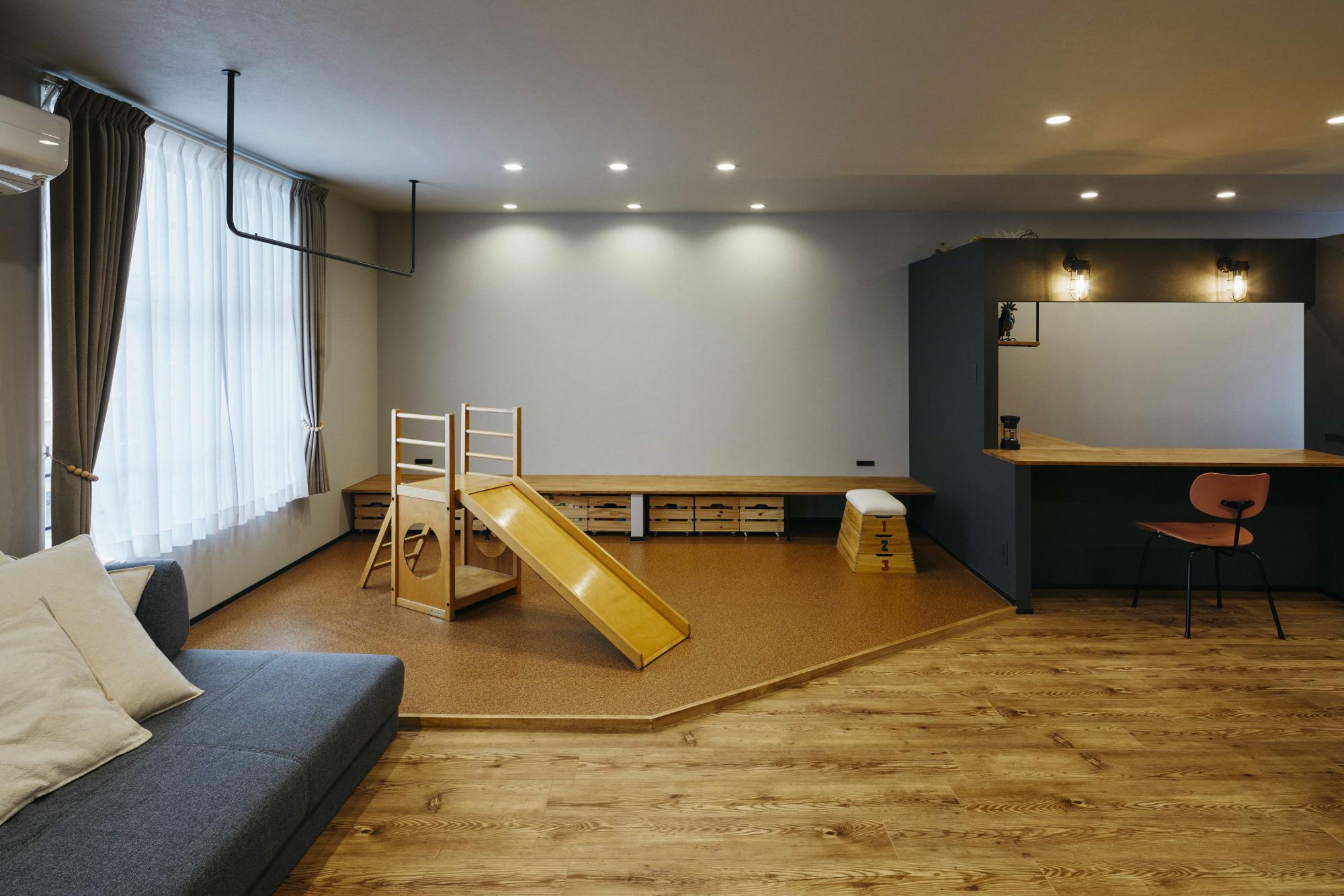 家事をしながらも子どもの様子が確認できるキッズスペース。