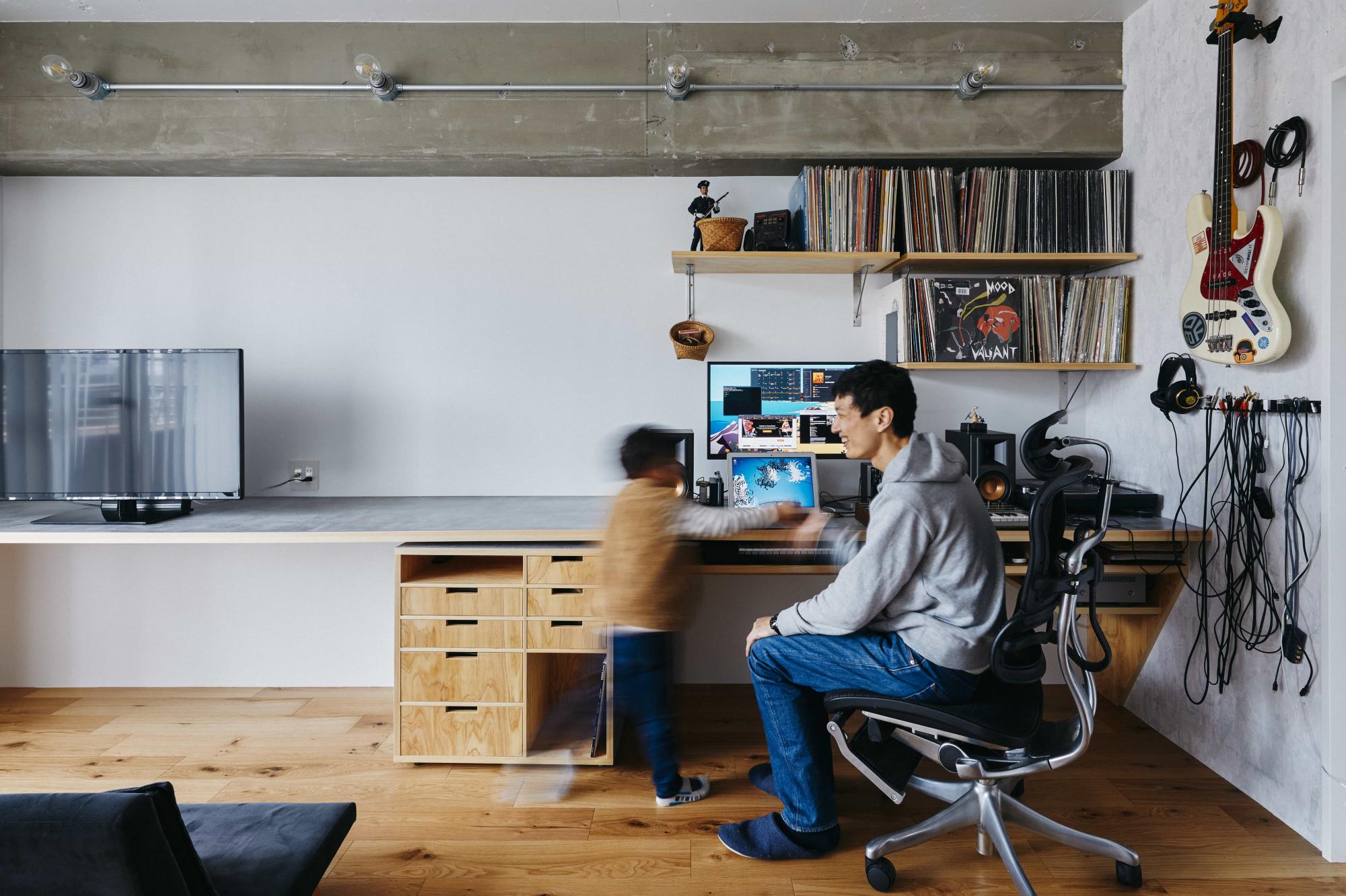 天板に塗料を使用することで、継ぎ目のない1枚板のような天板になります。