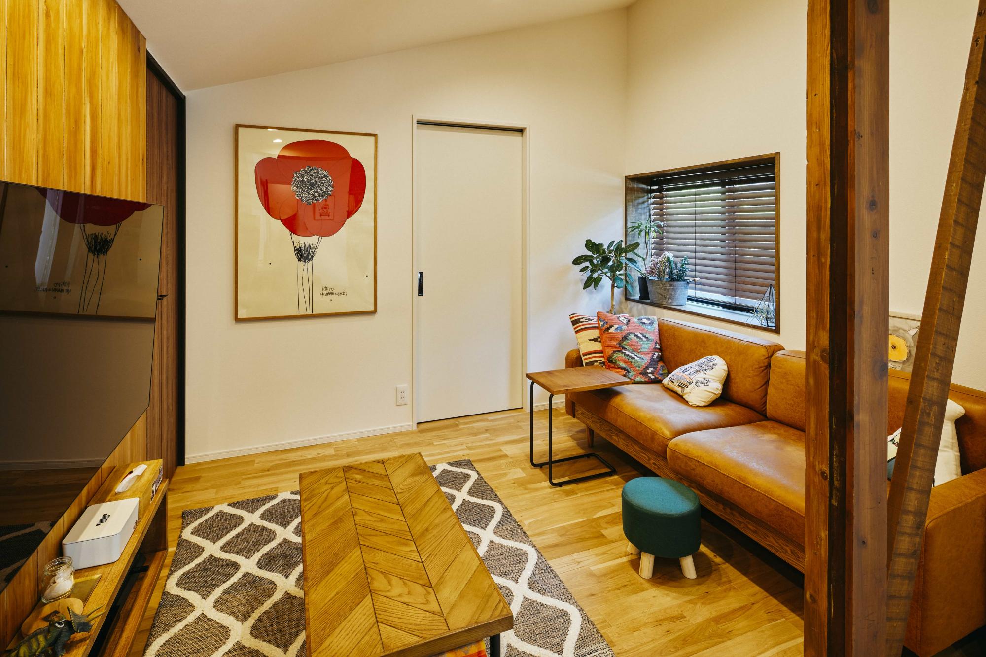 床材は耐久性も高く、表面に傷が付きにくいナラ材を採用。