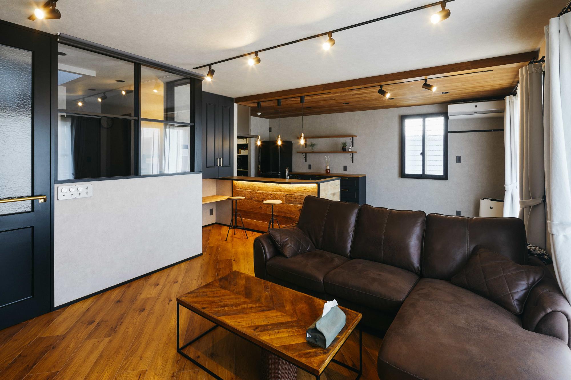 レトロな雰囲気に癒される、施主様にとって唯一無二の特別な空間になりました。