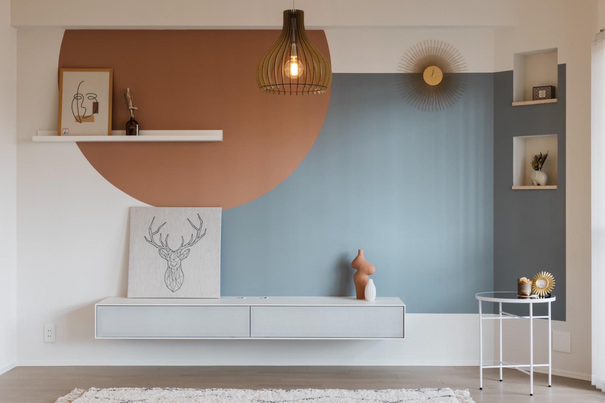 内装は韓国のカフェなどの最先端インテリアを参考に設計。