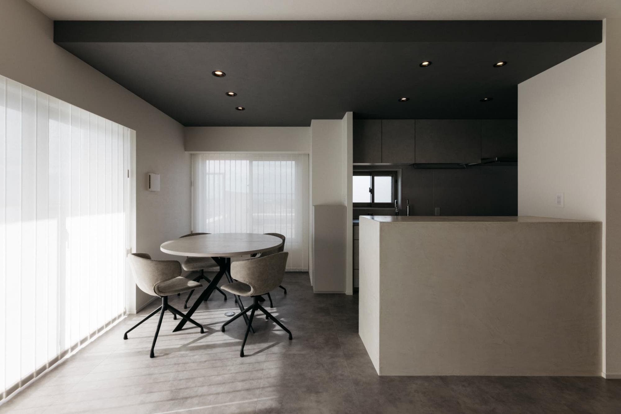 シックなカラーに統一したホテルライクなインテリアデザイン。