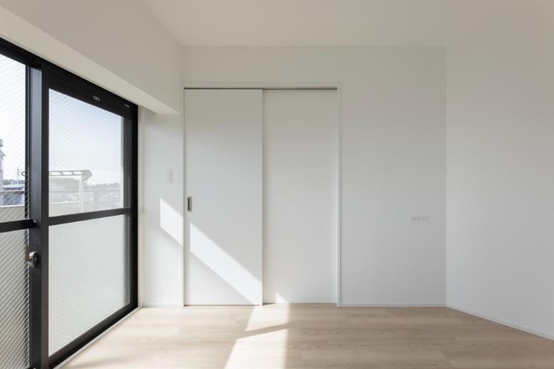 各居室は机を置いて書斎や子ども部屋として使ってもコンセントの高さが合わないということがないように、コンセントの配置まで十分に検討されています。