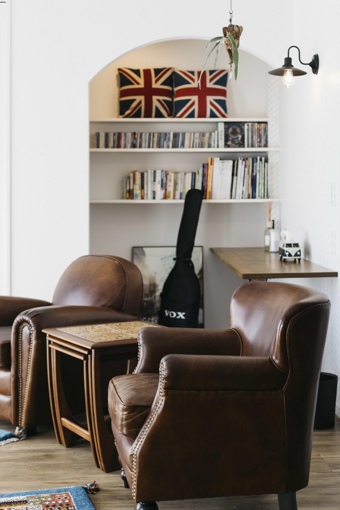 採光もしっかりと取れた明るいリビングなので、家族でゆっくりとテレビを見ながらくつろげます。