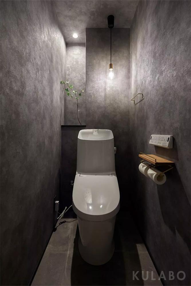 「優しい光に包まれる素材感のある家」のお風呂・洗面所・トイレ