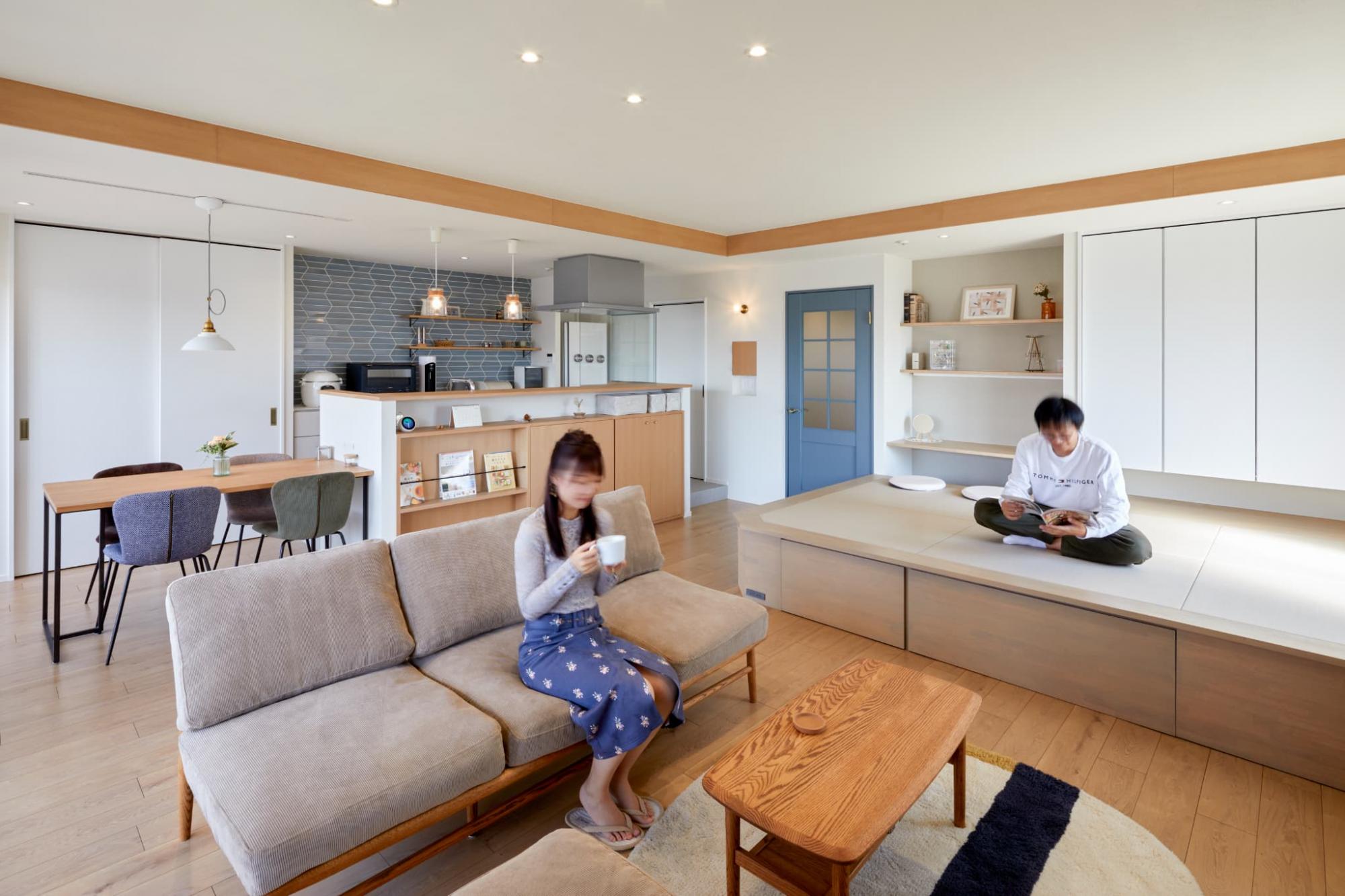 既存の和室をリビングに取り込むことで、大空間のLDKへと変貌。