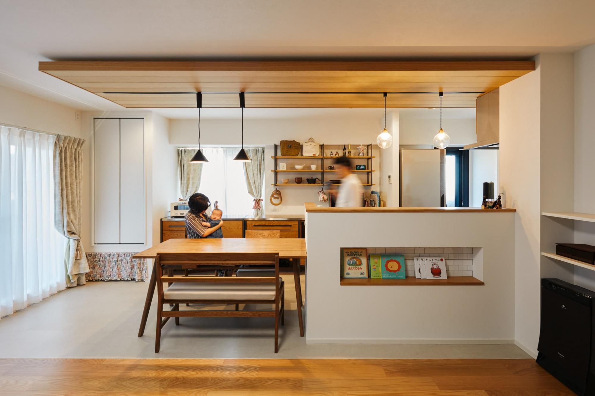 キッチンとダイニングは横並びで計画することで、家事ラク動線を実現。