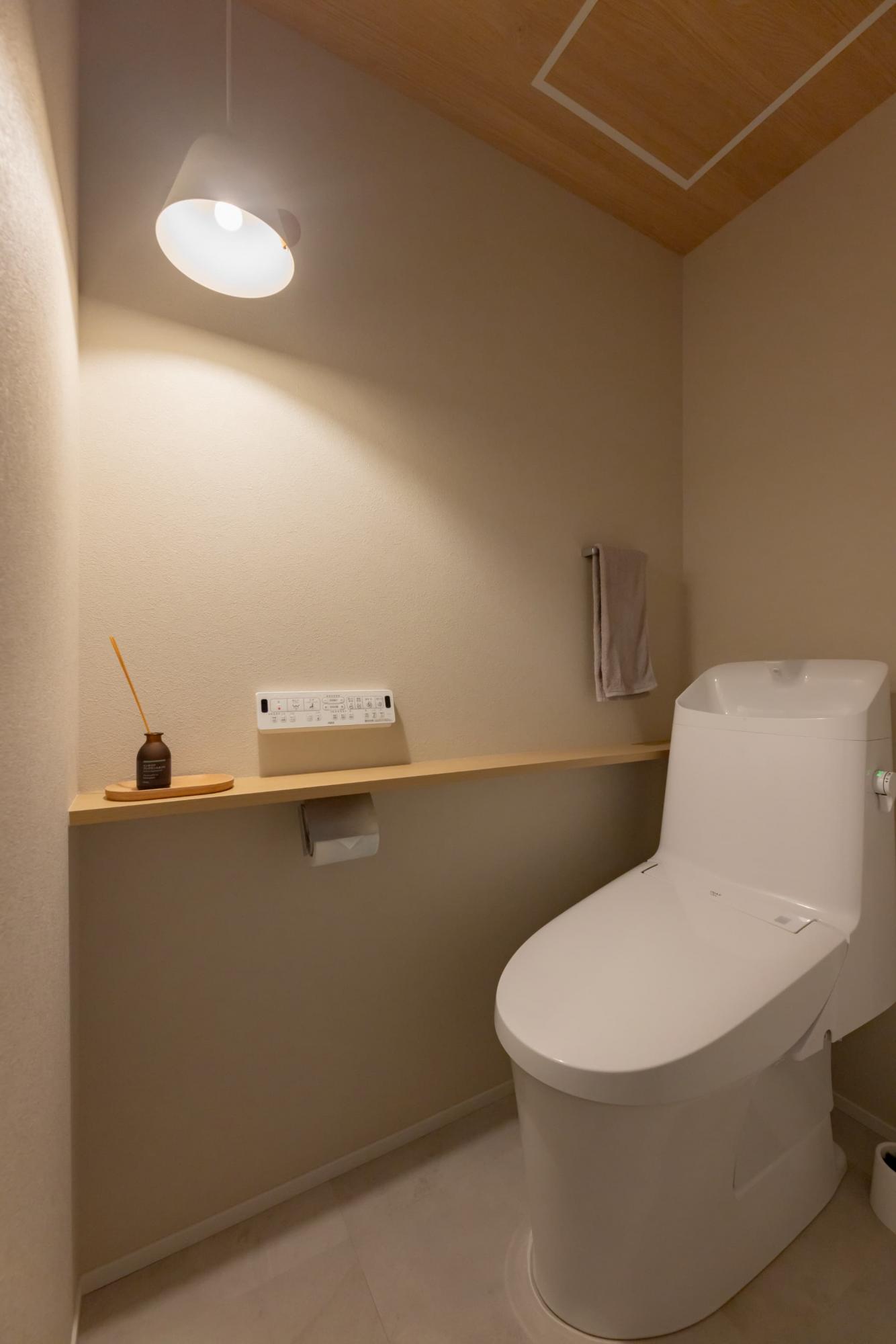 「新たに芽吹く家族の色」のお風呂・洗面所・トイレ