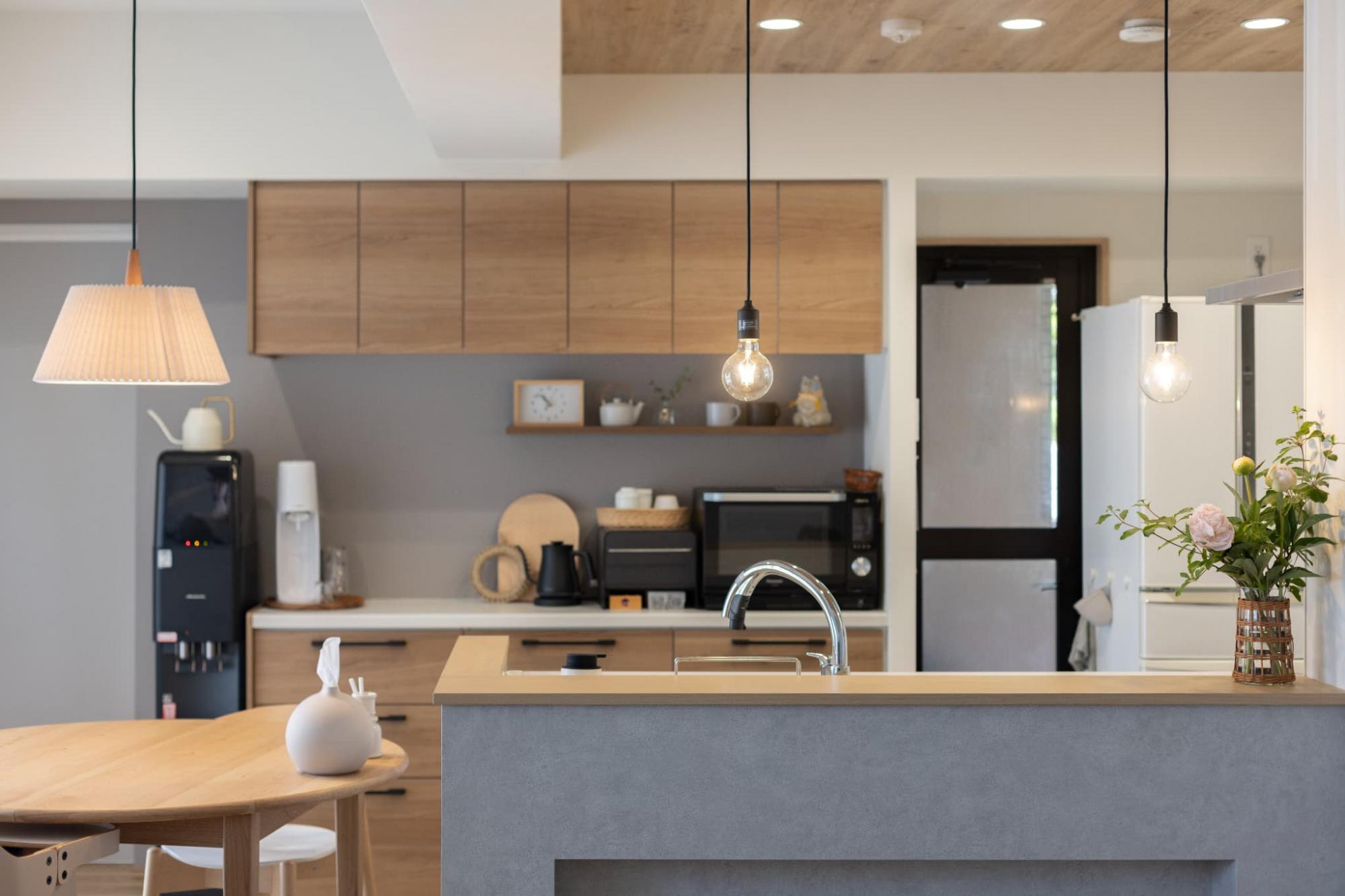 「北欧テイスト×家族の笑顔－暮らし改革」のキッチン