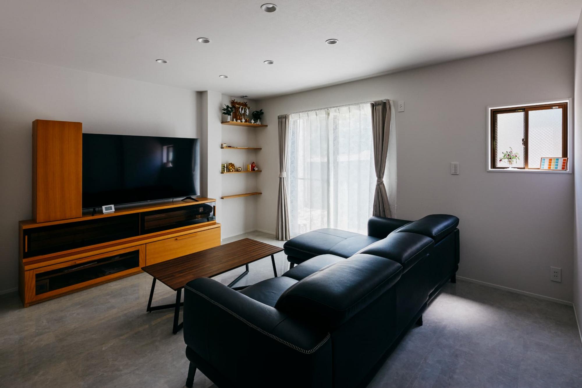 全窓に施工したインプラスは、窓から入る冷気の遮断と湿気を解消してくれます。