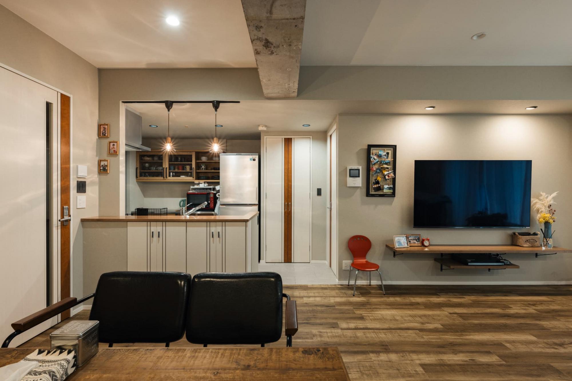 「趣味とこだわりを楽しむハーフリノベーション」のリビングダイニング