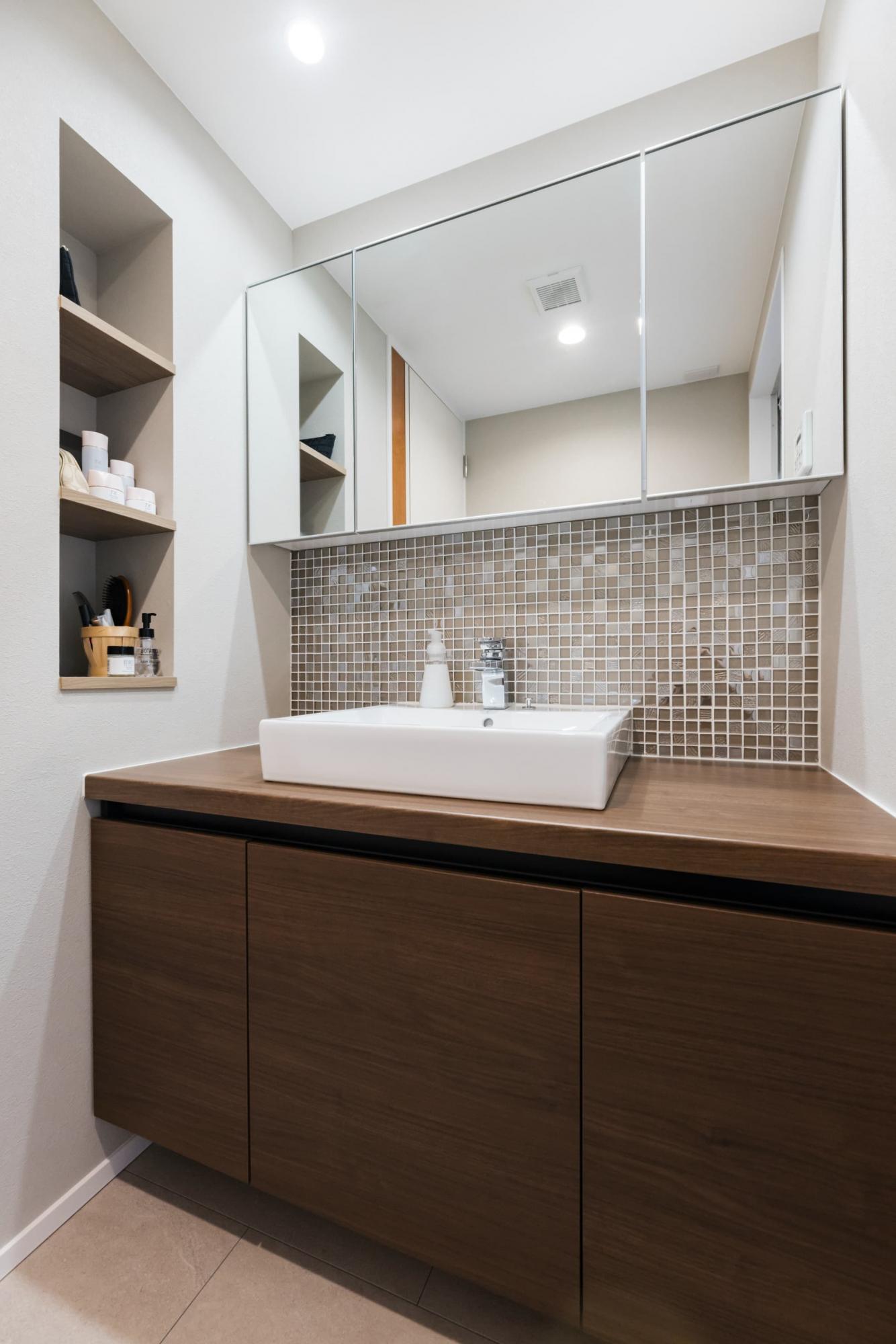 「趣味とこだわりを楽しむハーフリノベーション」のお風呂・洗面所・トイレ