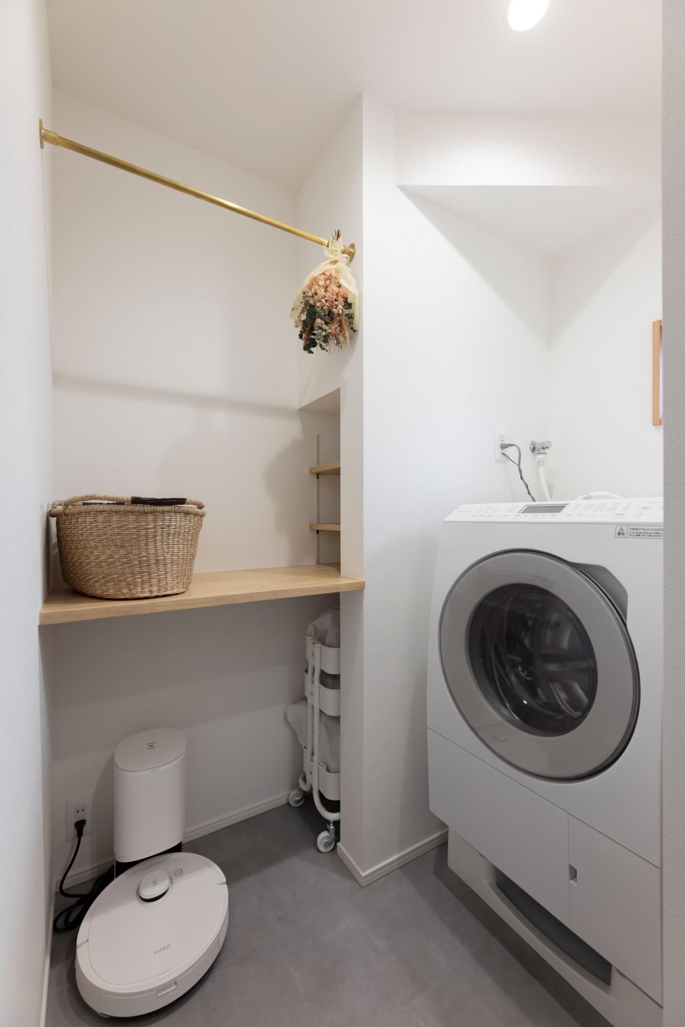 「シンプルな中にも遊び心のある 築浅戸建リノベーション」のお風呂・洗面所・トイレ