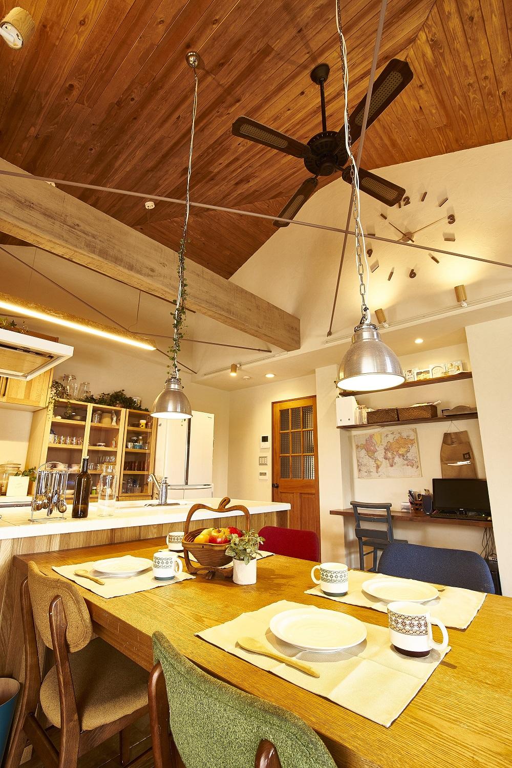 ホームズ 自然素材を使ったぬくもりいっぱいのカフェスタイルの家