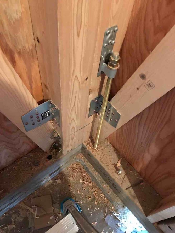 ホールダウン金物と筋交い金物で、安心･安全を確保。※写真は参考例