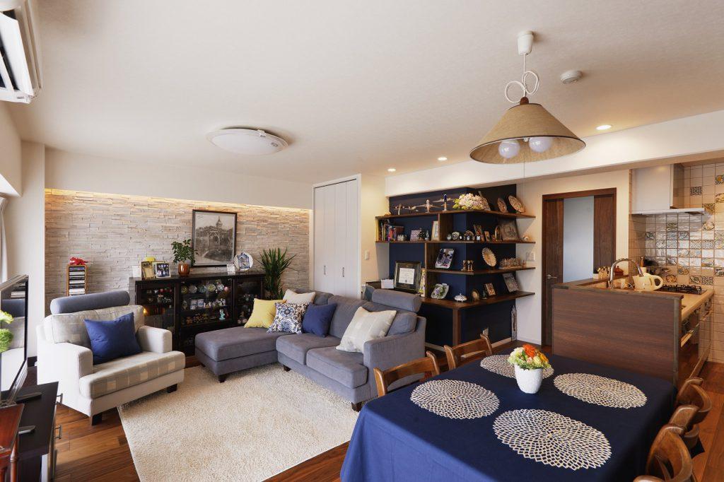 子どもが成長して大人になると、一緒にテレビを見ることや同じ空間にいる時間は
少なくなってくる。それでもそれぞれがＬＤＫで思い思いのことをしながら
家族の気配を感じて過ごせる。
そんな成長した家族関係を楽しめるカタチが心地よい。