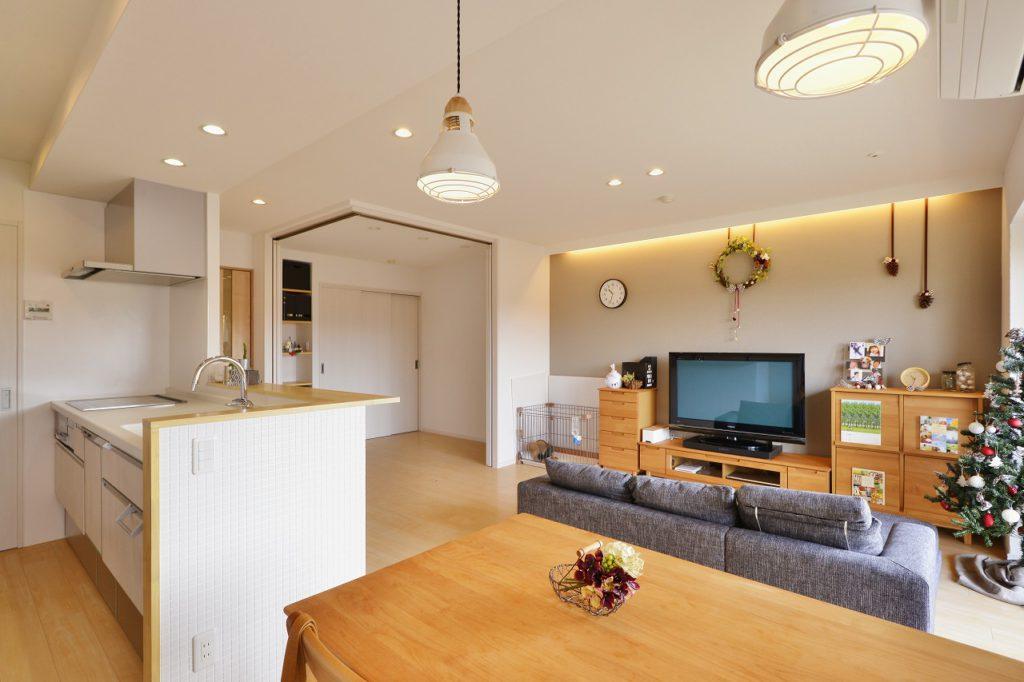 奥は主寝室ですが、日中は開けて広く使えます