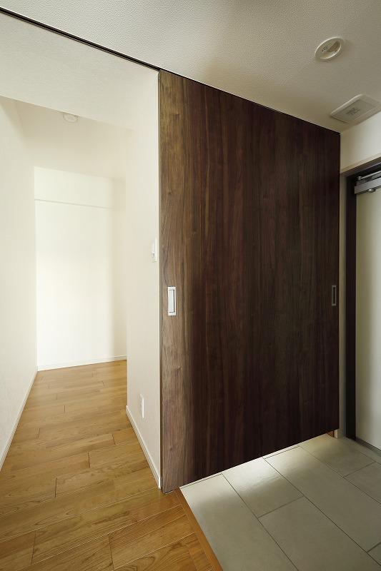 建具を閉めると室内側からアクセスできる動線になります。