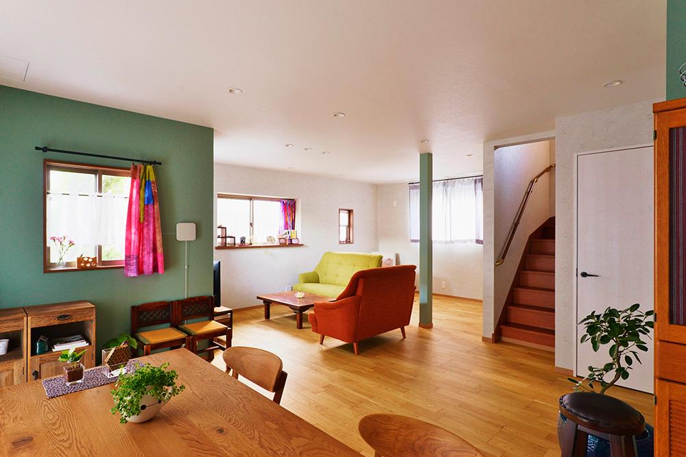 将来的には1階だけで生活することを想定して柱の奥の空間は寝室にできるようにしてあります。