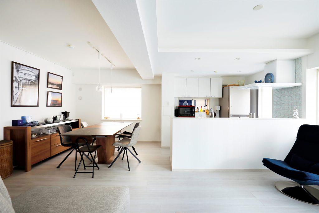 新たに窓を増やして光の差し込む爽やかなダイニングキッチンになりました。