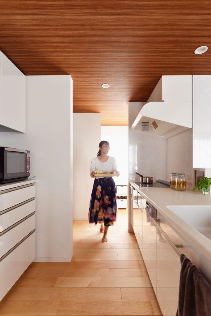 他社で不可能と言われたキッチンの移動も、建築的な検討を重ねて構造に問題なく動かすことができました。