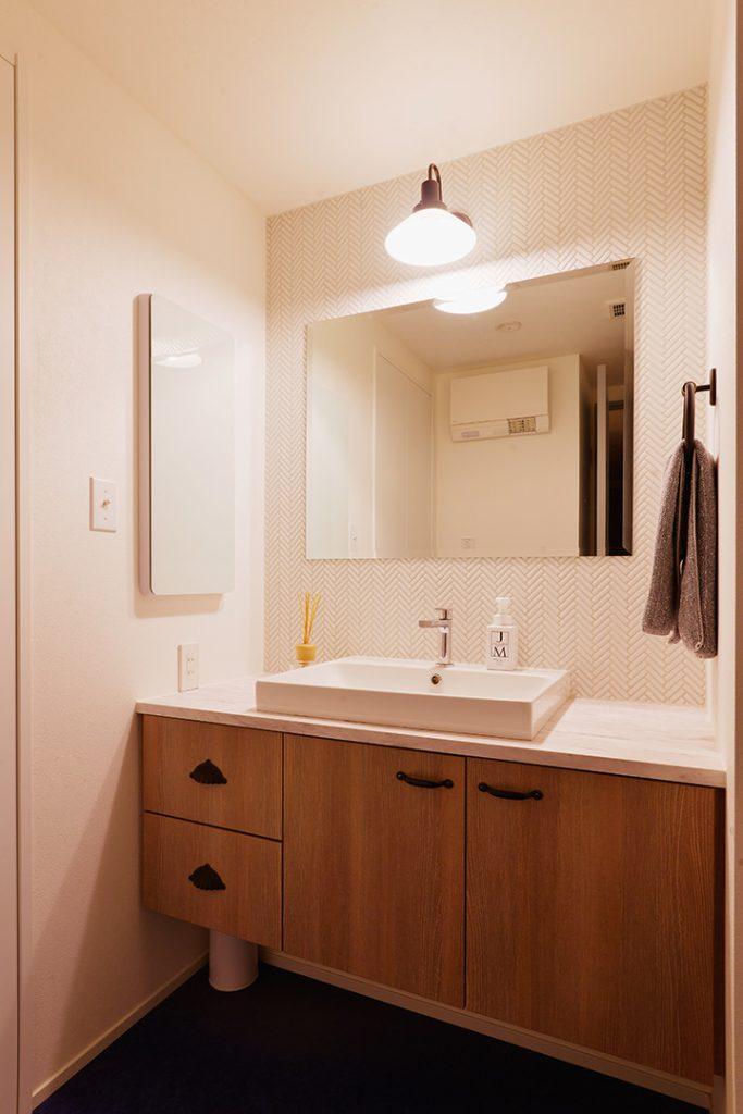 洗面所は色味を抑えてsimpleに。