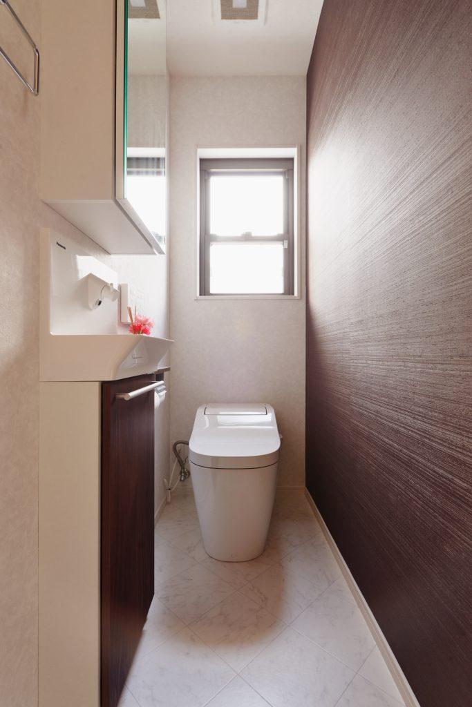 すっきりと落ち着いた雰囲気のトイレです。