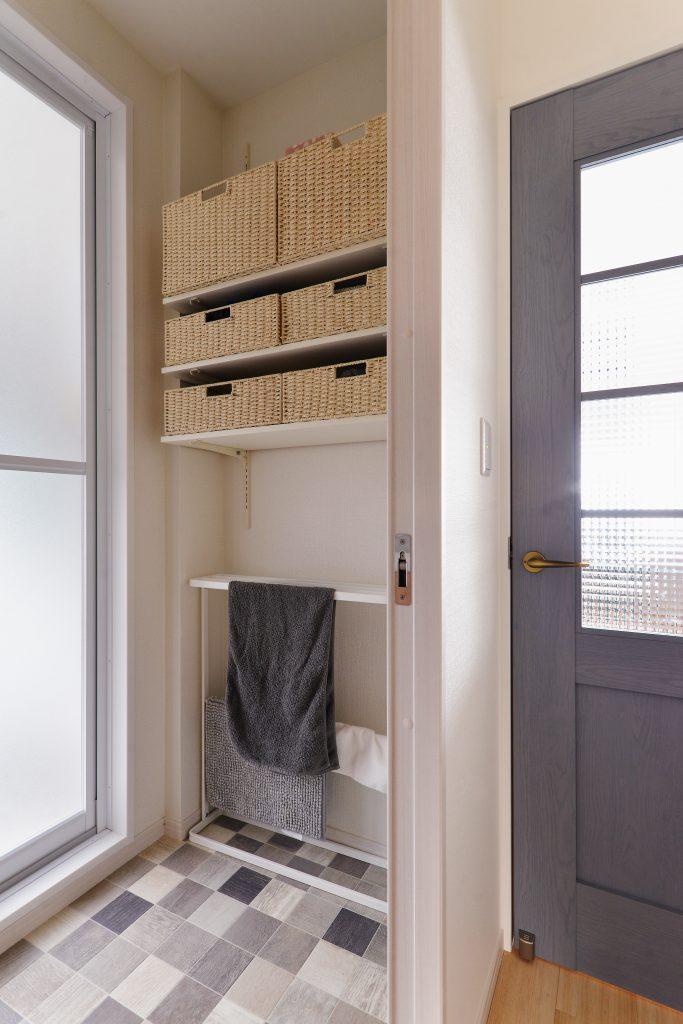 使い勝手の良い可動棚で収納力もばっちり。